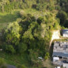 TERRAIN 1671 m² EN HAUT DE MORNE FACE ZONE NATURELLE A 5 mn BOURG ABYMES 120 000 € – Image 9